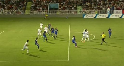 شارك برأيك.. هل هدف أبو تريكة التاريخي في نهائي أبطال الخليج تسلل أم لا؟